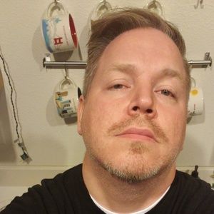 Meet your Posher, Dustin